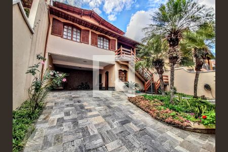 Casa à venda com 263m², 3 quartos e 4 vagas