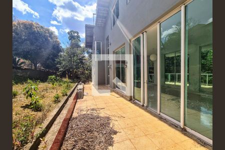 Casa de condomínio à venda com 456m², 5 quartos e 4 vagas