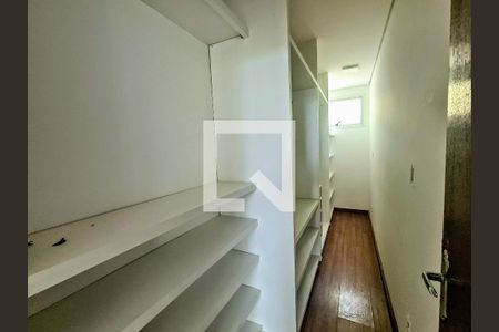 Casa de condomínio à venda com 456m², 5 quartos e 4 vagas