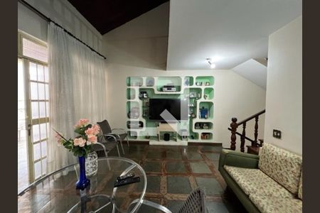 Casa à venda com 411m², 6 quartos e 6 vagas