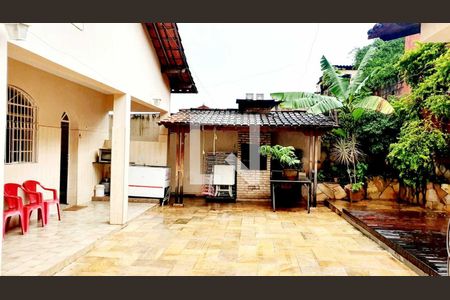 Casa à venda com 282m², 4 quartos e 5 vagas