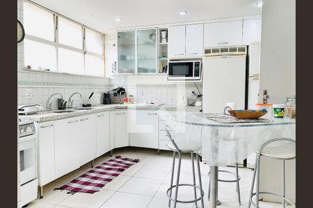 Apartamento à venda com 170m², 4 quartos e 2 vagas