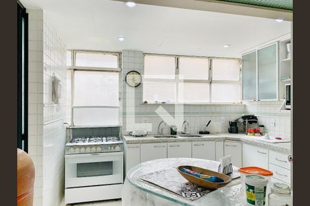 Apartamento à venda com 170m², 4 quartos e 2 vagas