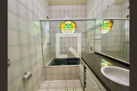 Casa à venda com 258m², 4 quartos e 5 vagas
