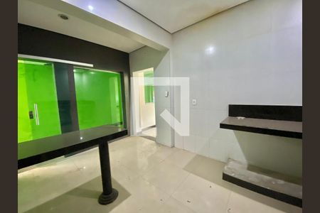 Casa à venda com 258m², 4 quartos e 5 vagas