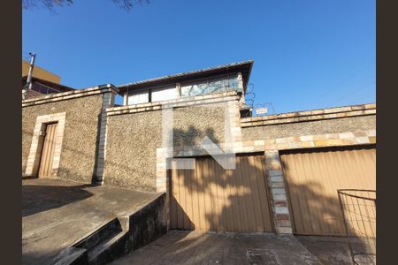 Casa à venda com 337m², 3 quartos e 4 vagas