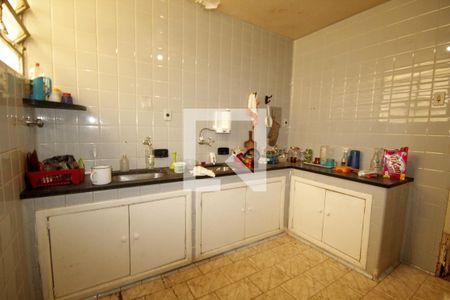 Casa à venda com 214m², 4 quartos e 3 vagas