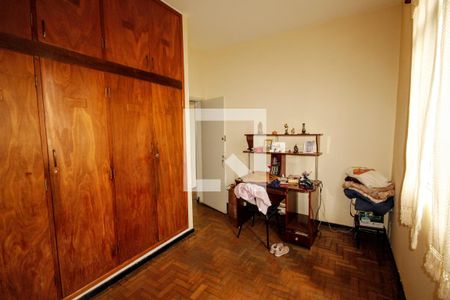 Casa à venda com 214m², 4 quartos e 3 vagas