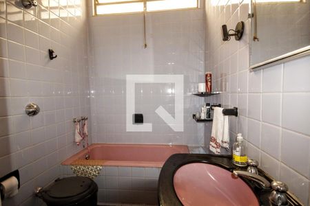 Casa à venda com 214m², 4 quartos e 3 vagas