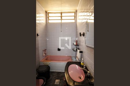 Casa à venda com 214m², 4 quartos e 3 vagas