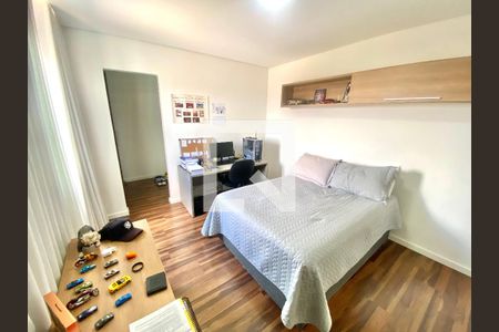 Casa à venda com 250m², 3 quartos e 8 vagas