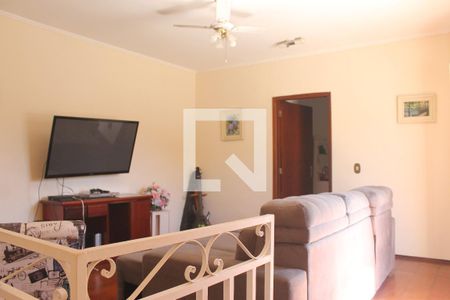 Casa à venda com 290m², 4 quartos e 2 vagasSala de TV