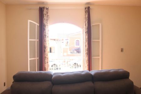 Casa à venda com 290m², 4 quartos e 2 vagasSala de TV