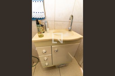 Apartamento à venda com 153m², 3 quartos e 2 vagas Apartamento à venda com 153m², 3 quartos e 2 vagasBanheiro Social - Pia com Armário