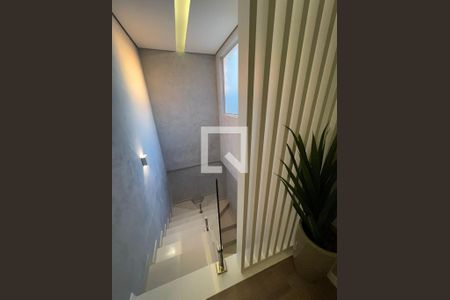 Casa à venda com 300m², 4 quartos e 4 vagas