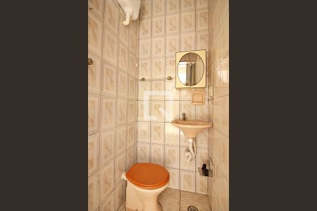 Casa à venda com 140m², 2 quartos e 2 vagasBanheiro de serviço