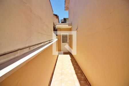 Casa à venda com 140m², 2 quartos e 2 vagasCorredor