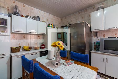 Casa à venda com 110m², 3 quartos e 2 vagas Casa à venda com 110m², 3 quartos e 2 vagasCozinha