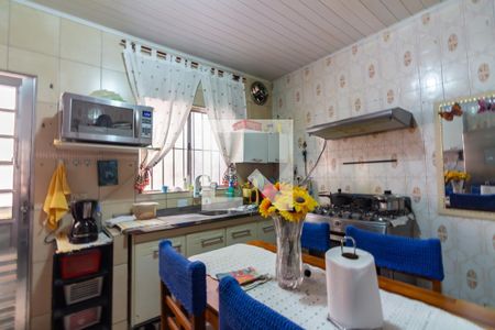 Casa à venda com 110m², 3 quartos e 2 vagas Casa à venda com 110m², 3 quartos e 2 vagasCozinha