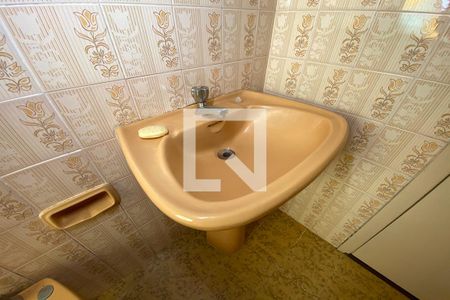 Casa à venda com 242m², 3 quartos e 3 vagasBanheiro