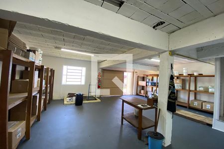 Casa à venda com 242m², 3 quartos e 3 vagasDeposito Fundos