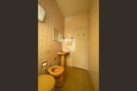 Casa à venda com 242m², 3 quartos e 3 vagasBanheiro