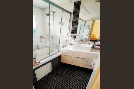 Casa de condomínio à venda com 136m², 4 quartos e 3 vagas