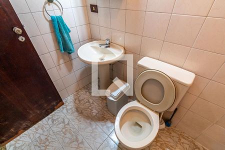 Casa à venda com 238m², 3 quartos e 4 vagasBanheiro externo