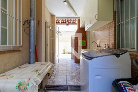 Casa à venda com 220m², 3 quartos e 3 vagasÁrea de serviço