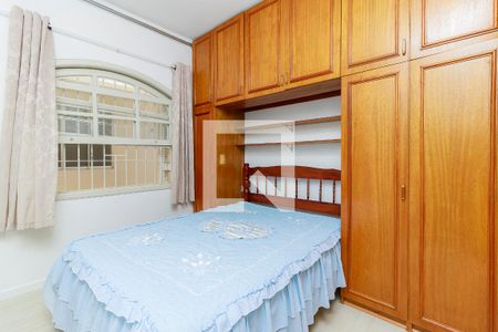 Casa à venda com 220m², 3 quartos e 3 vagasQuarto