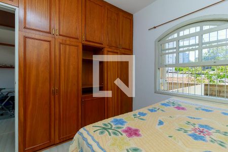 Casa à venda com 220m², 3 quartos e 3 vagasQuarto