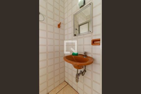 Casa à venda com 220m², 3 quartos e 3 vagasBanheiro