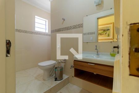 Casa à venda com 220m², 3 quartos e 3 vagasBanheiro