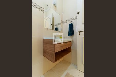 Casa à venda com 220m², 3 quartos e 3 vagasBanheiro