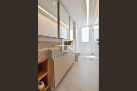 Apartamento à venda com 82m², 3 quartos e 2 vagasBanheiro da Suíte