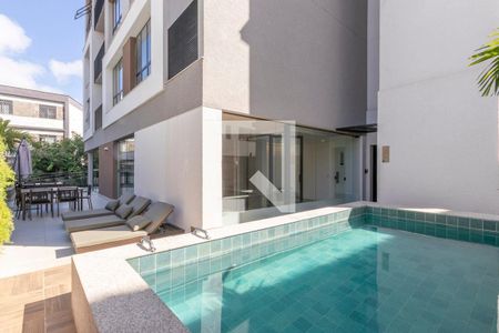 Apartamento à venda com 100m², 1 quarto e 2 vagas Apartamento à venda com 100m², 1 quarto e 2 vagasÁrea comum - Piscina