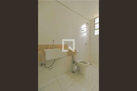 Apartamento à venda com 122m², 2 quartos e sem vaga Apartamento à venda com 122m², 2 quartos e sem vagaBanheiro