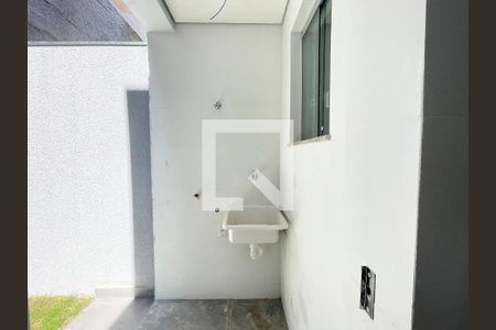 Casa à venda com 65m², 2 quartos e 1 vagaÁrea de serviço