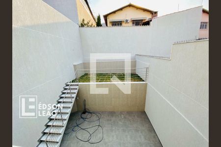 Casa à venda com 187m², 3 quartos e 2 vagas