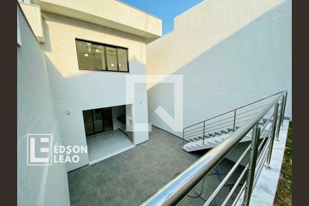 Casa à venda com 187m², 3 quartos e 2 vagas
