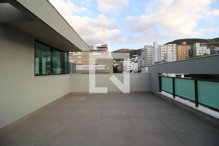 Apartamento à venda com 162m², 4 quartos e 3 vagas Apartamento à venda com 162m², 4 quartos e 3 vagasCobertura