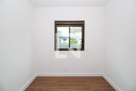 Apartamento à venda com 162m², 4 quartos e 3 vagas Apartamento à venda com 162m², 4 quartos e 3 vagasQuarto 2