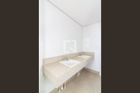 Apartamento à venda com 139m², 4 quartos e 3 vagas Apartamento à venda com 139m², 4 quartos e 3 vagasBanheiro da Suíte