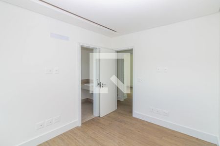 Apartamento à venda com 139m², 4 quartos e 3 vagas Apartamento à venda com 139m², 4 quartos e 3 vagasQuarto