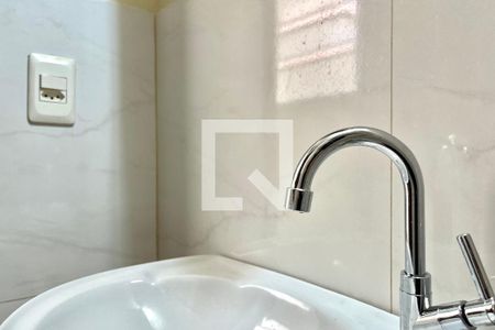 Banheiro de casa para alugar com 1 quarto, 15m² em Vila da Saúde, São Paulo