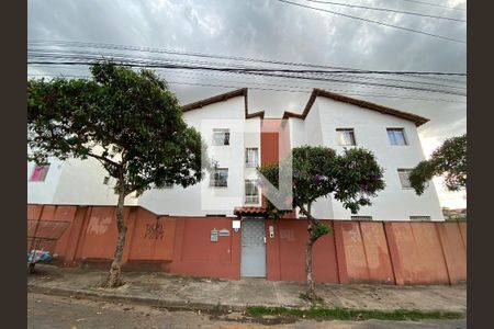 Apartamento à venda com 48m², 2 quartos e 1 vaga Apartamento à venda com 48m², 2 quartos e 1 vagaFachada