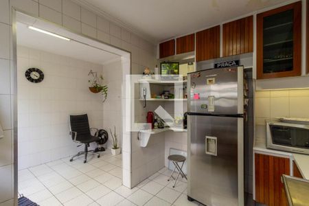 Casa à venda com 285m², 4 quartos e 5 vagas Casa à venda com 285m², 4 quartos e 5 vagasCozinha