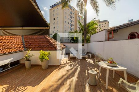 Casa à venda com 285m², 4 quartos e 5 vagas Casa à venda com 285m², 4 quartos e 5 vagasQuitnal