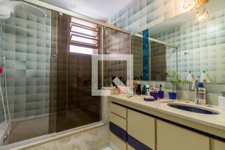 Casa à venda com 285m², 4 quartos e 5 vagas Casa à venda com 285m², 4 quartos e 5 vagasBanheiro da Suíte 1