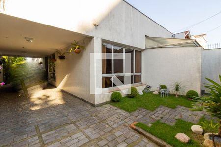 Casa à venda com 285m², 4 quartos e 5 vagas Casa à venda com 285m², 4 quartos e 5 vagasGaragem